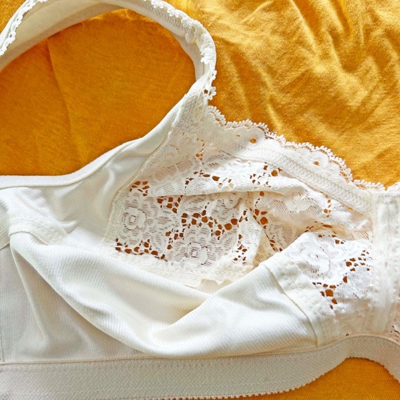 WONDERBRA FULL SUPPORT, NATURAL COLOUR, SIZE 40C, SOFT CUP, COMFORT CUSHION STRA - Picture 11 of 12